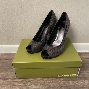 Gianni Bini Citrine Pewter Gray & Black Sparkly Peep Toe Stiletto Heels